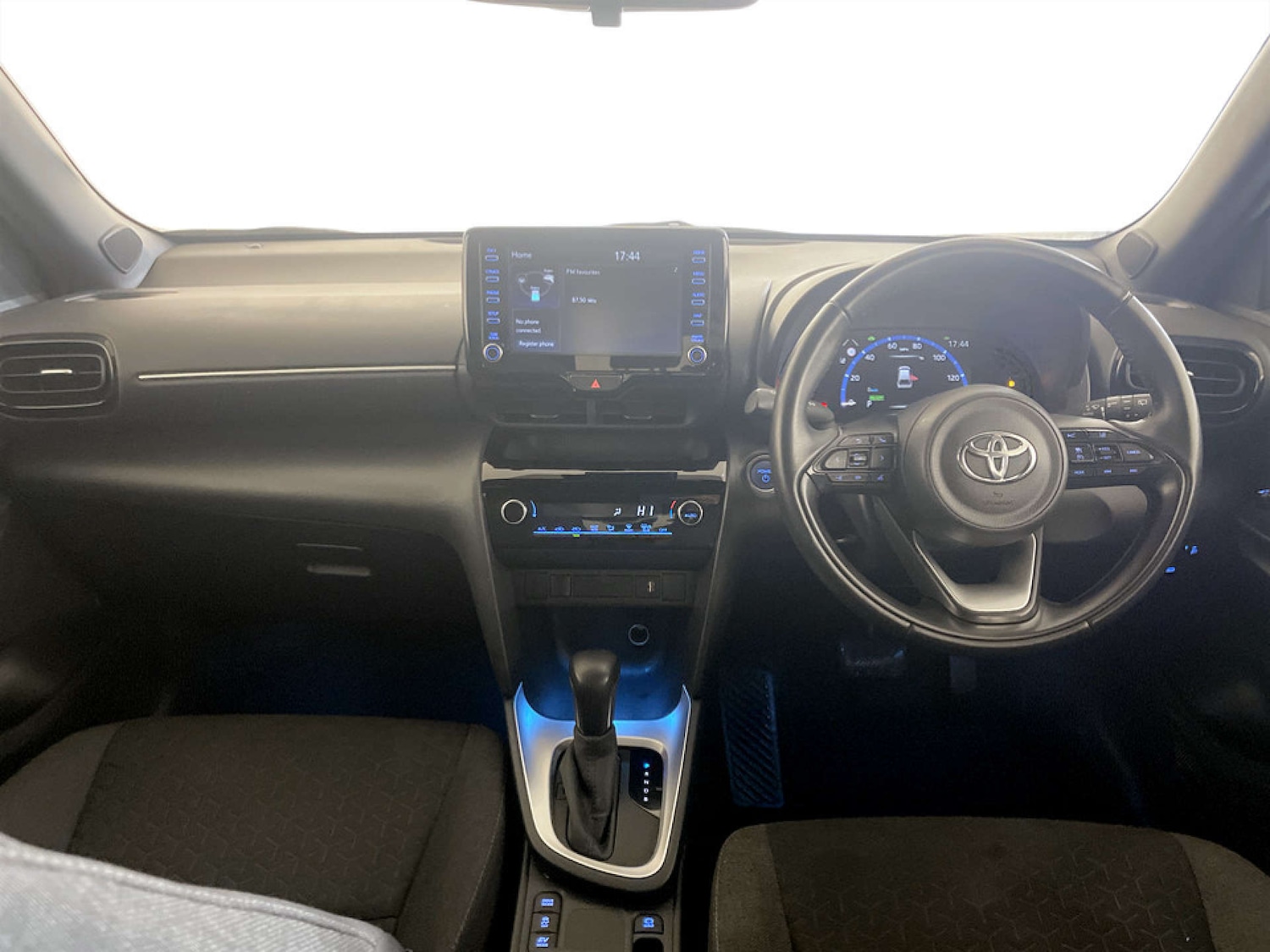 Used Toyota Yaris Cross 2023 for sale - 77422764: Photo 3