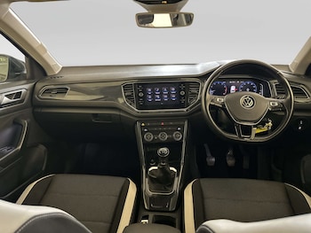 Used Volkswagen T-Roc 2020 for sale - 78908882: Photo