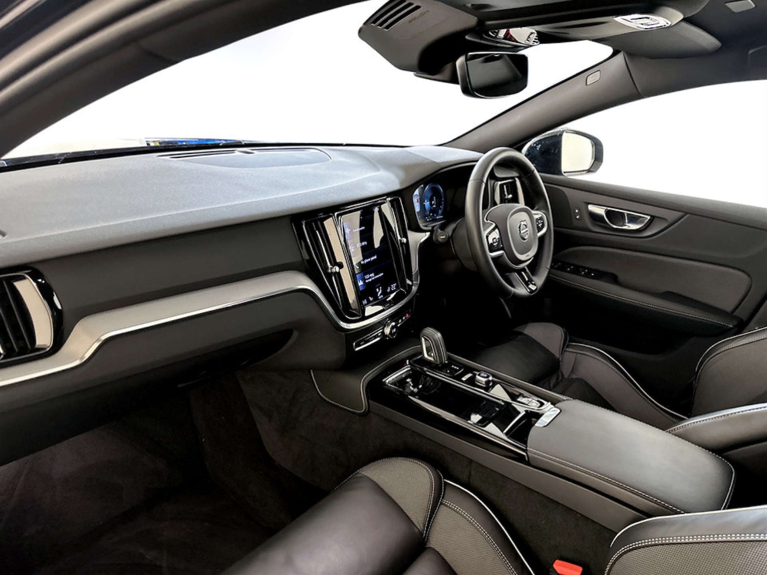 Used Volvo V60 2021 for sale - 77184895: Photo 12