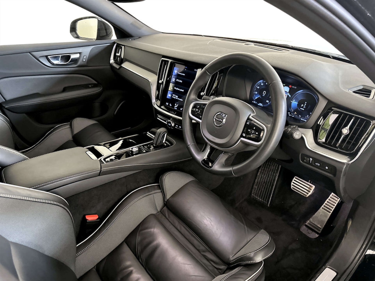 Used Volvo V60 2021 for sale - 77184895: Photo 15