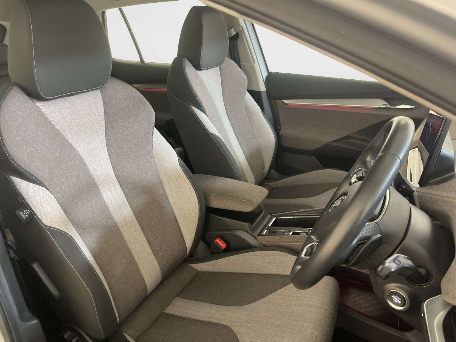 Used Skoda Enyaq 2023 for sale - 77984216: Photo 13