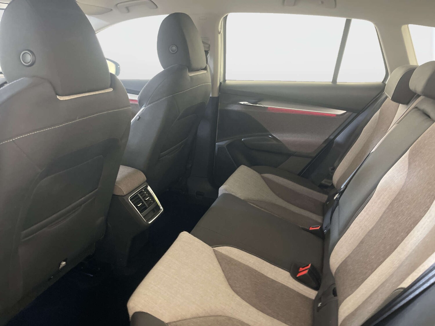 Used Skoda Enyaq 2023 for sale - 77984216: Photo 14