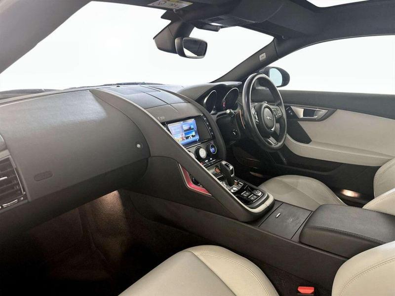 Used Jaguar F-Type 2016 for sale - 76825849: Photo 11