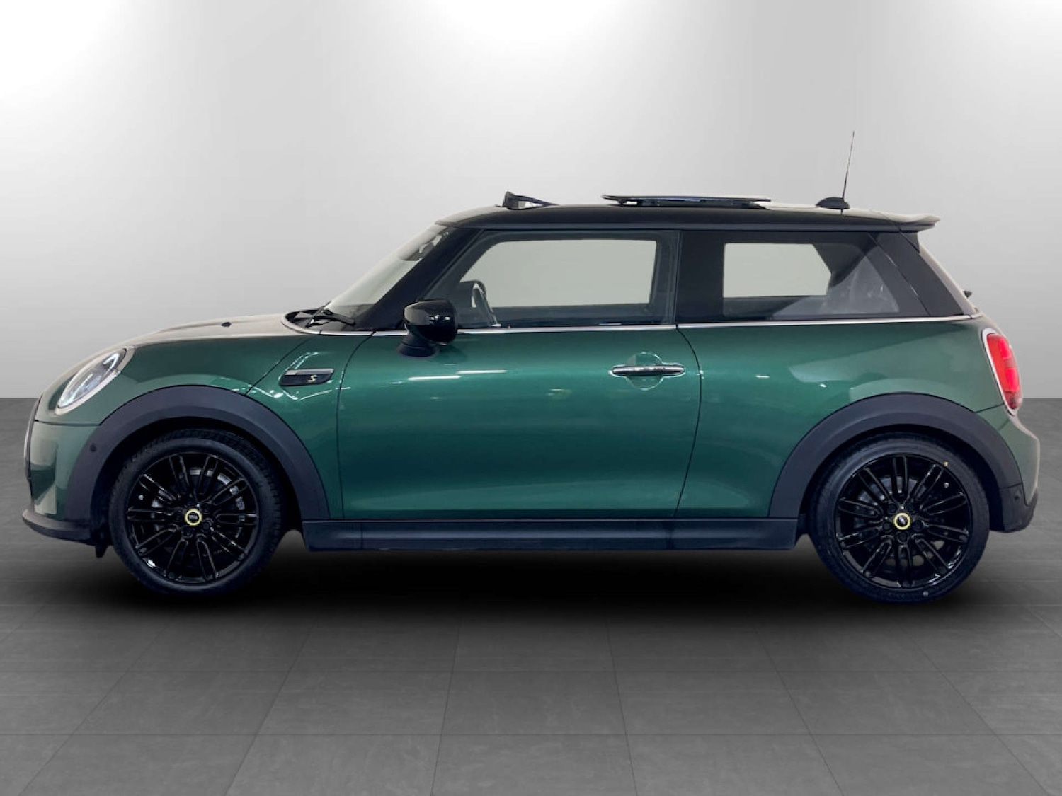 Used MINI Hatch 2021 for sale - 77328621: Photo 5