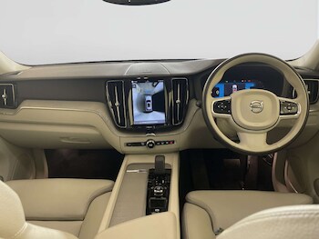 Used Volvo XC60 2023 for sale - 78523385: Photo