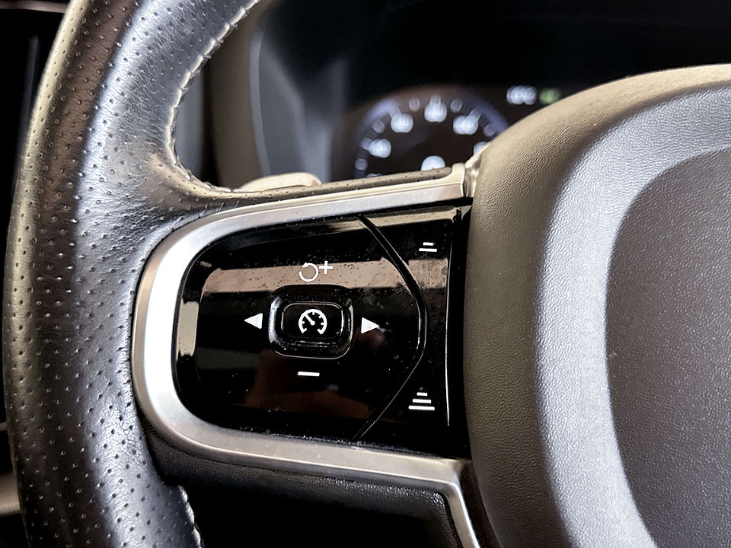 Used Volvo XC60 2018 for sale - 77523226: Photo 17