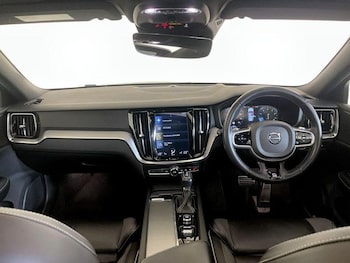 Used Volvo V60 2019 for sale - 76104761: Photo