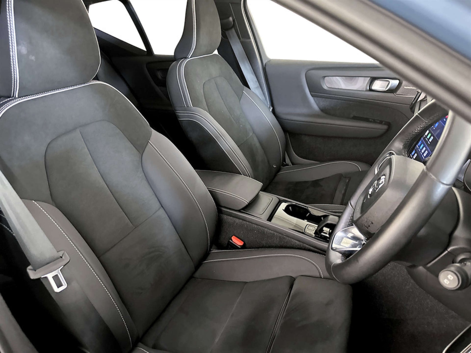 Used Volvo XC40 2023 for sale - 77678663: Photo 13