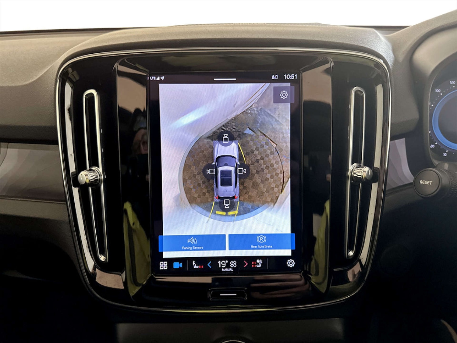 Used Volvo XC40 2023 for sale - 77678663: Photo 21