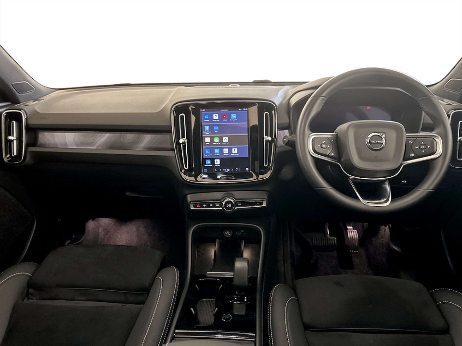 Used Volvo XC40 2023 for sale - 77678663: Photo 3