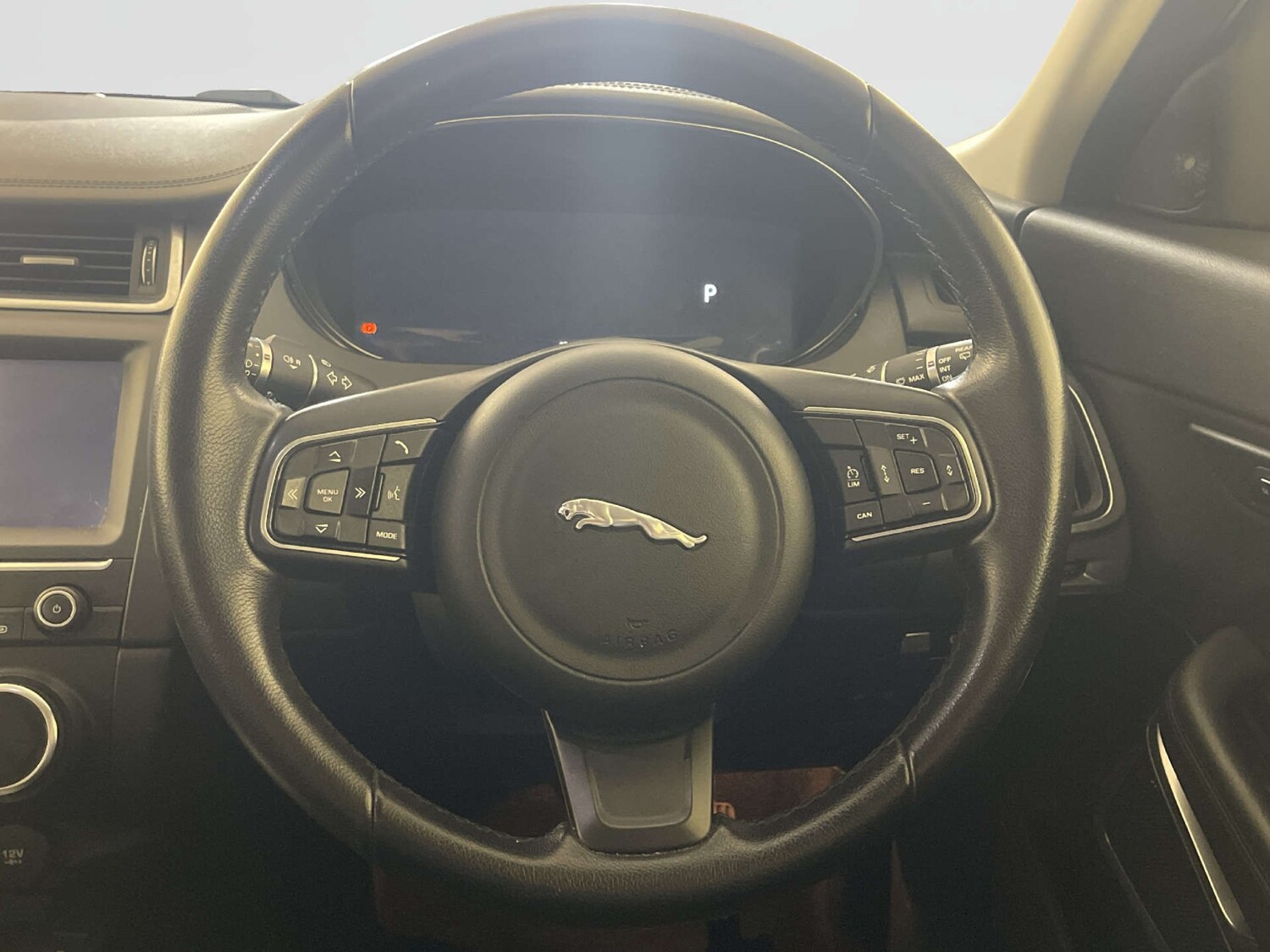 Used Jaguar E-Pace 2019 for sale - 77937220: Photo 16