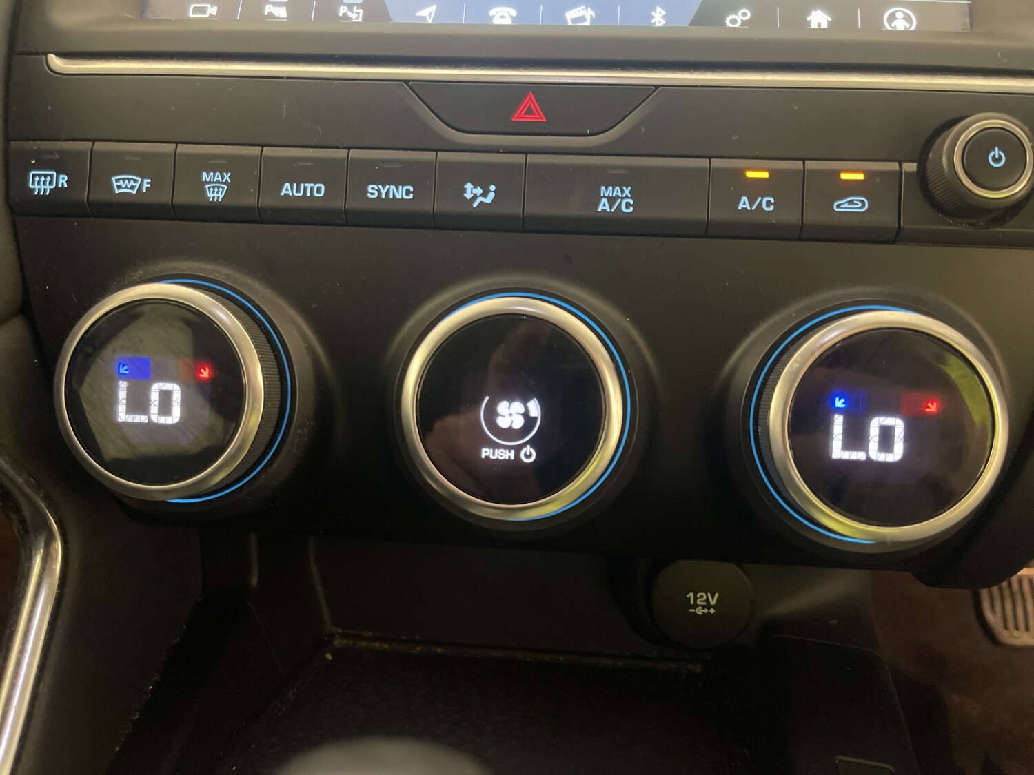 Used Jaguar E-Pace 2019 for sale - 77937220: Photo 24