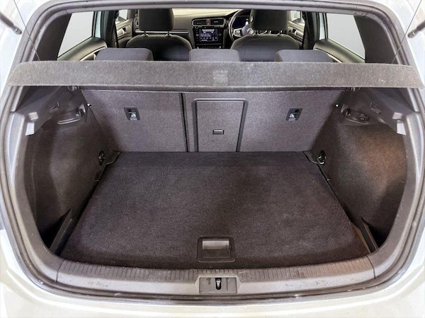 Used Volkswagen Golf 2018 for sale - 75982618: Photo 28