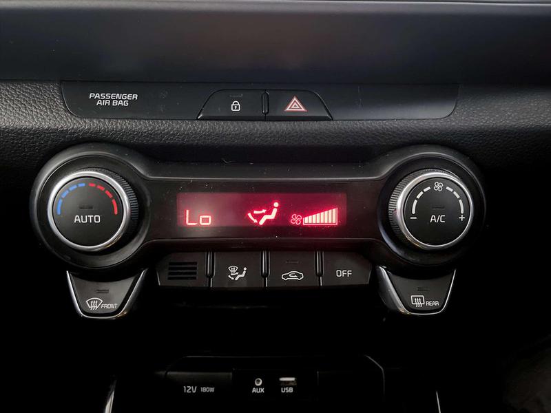 Used Kia Stonic 2018 for sale - 77161063: Photo 26