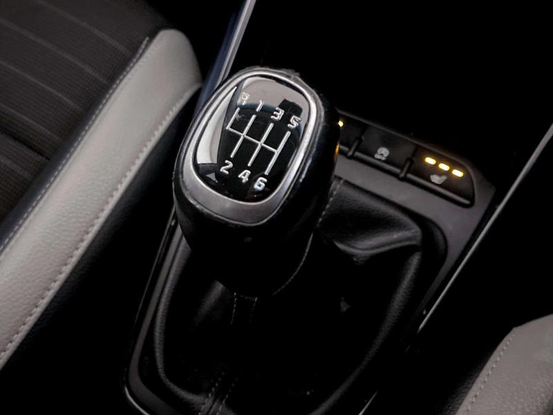 Used Kia Stonic 2018 for sale - 77161063: Photo 27