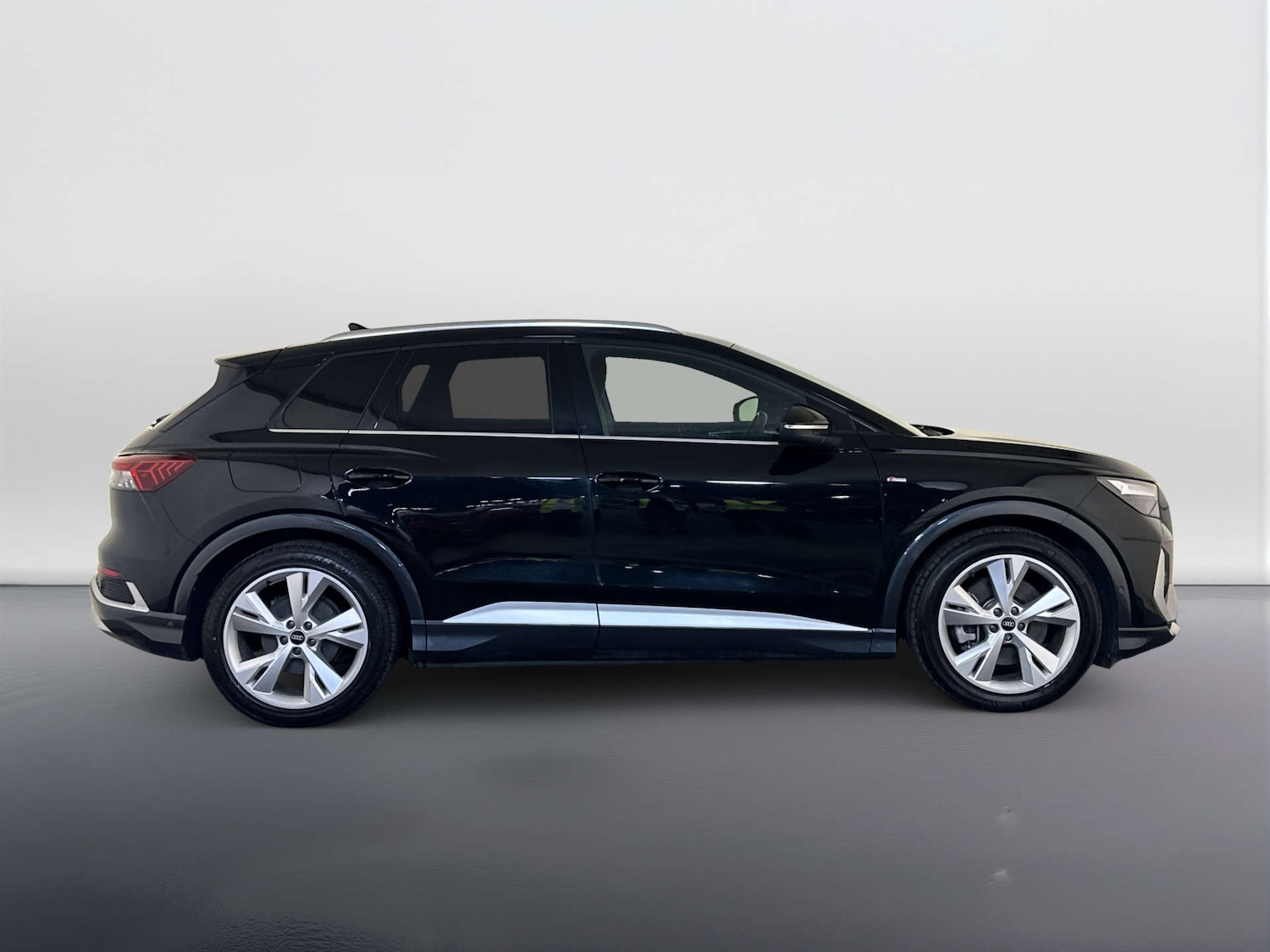 Used Audi Q4 e-tron 2023 for sale - 78083441: Photo 11