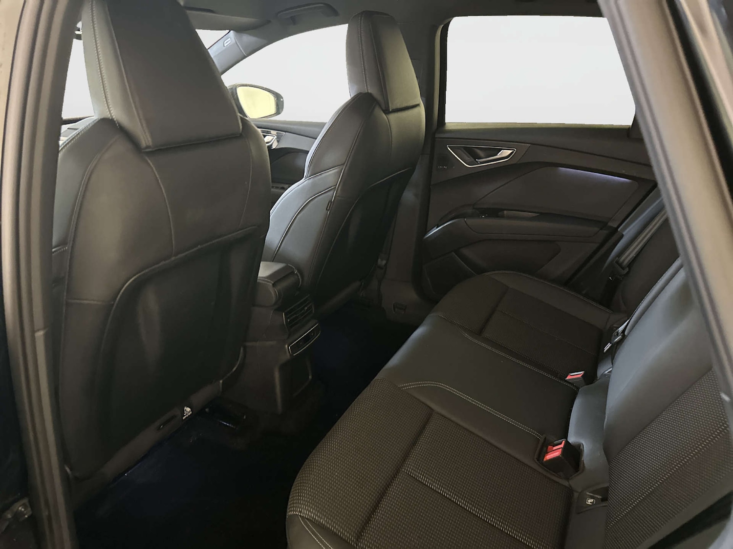 Used Audi Q4 e-tron 2023 for sale - 78083441: Photo 14