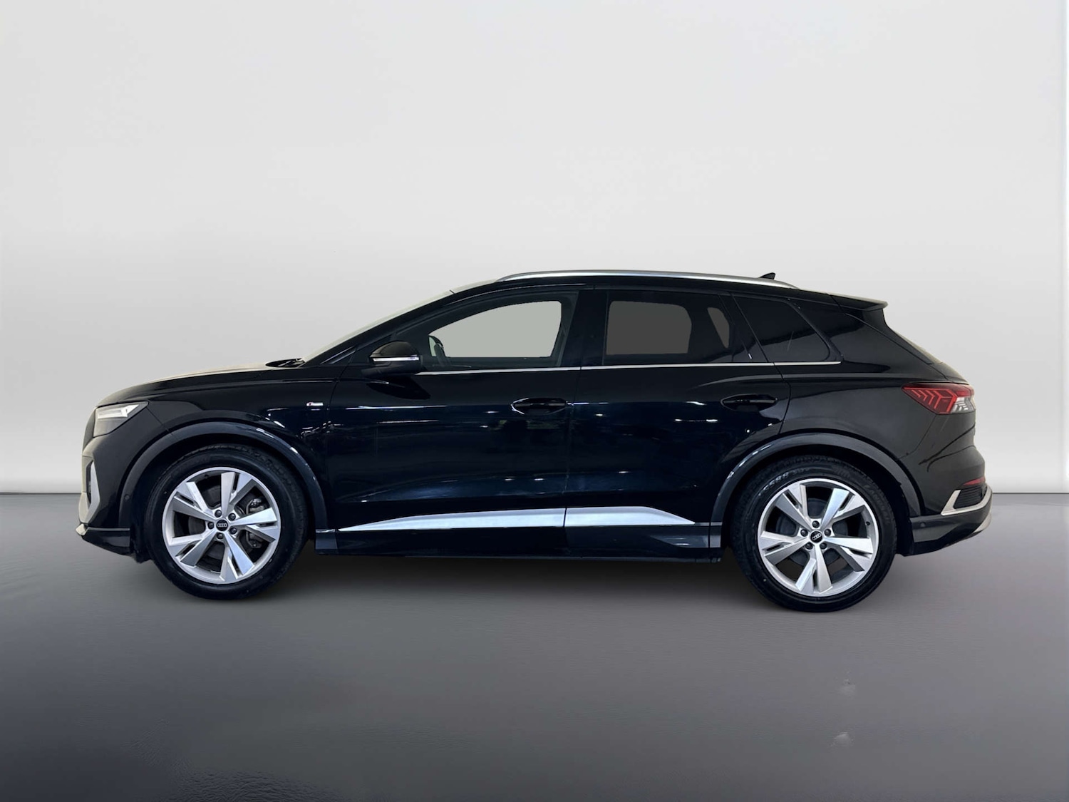 Used Audi Q4 e-tron 2023 for sale - 78083441: Photo 7