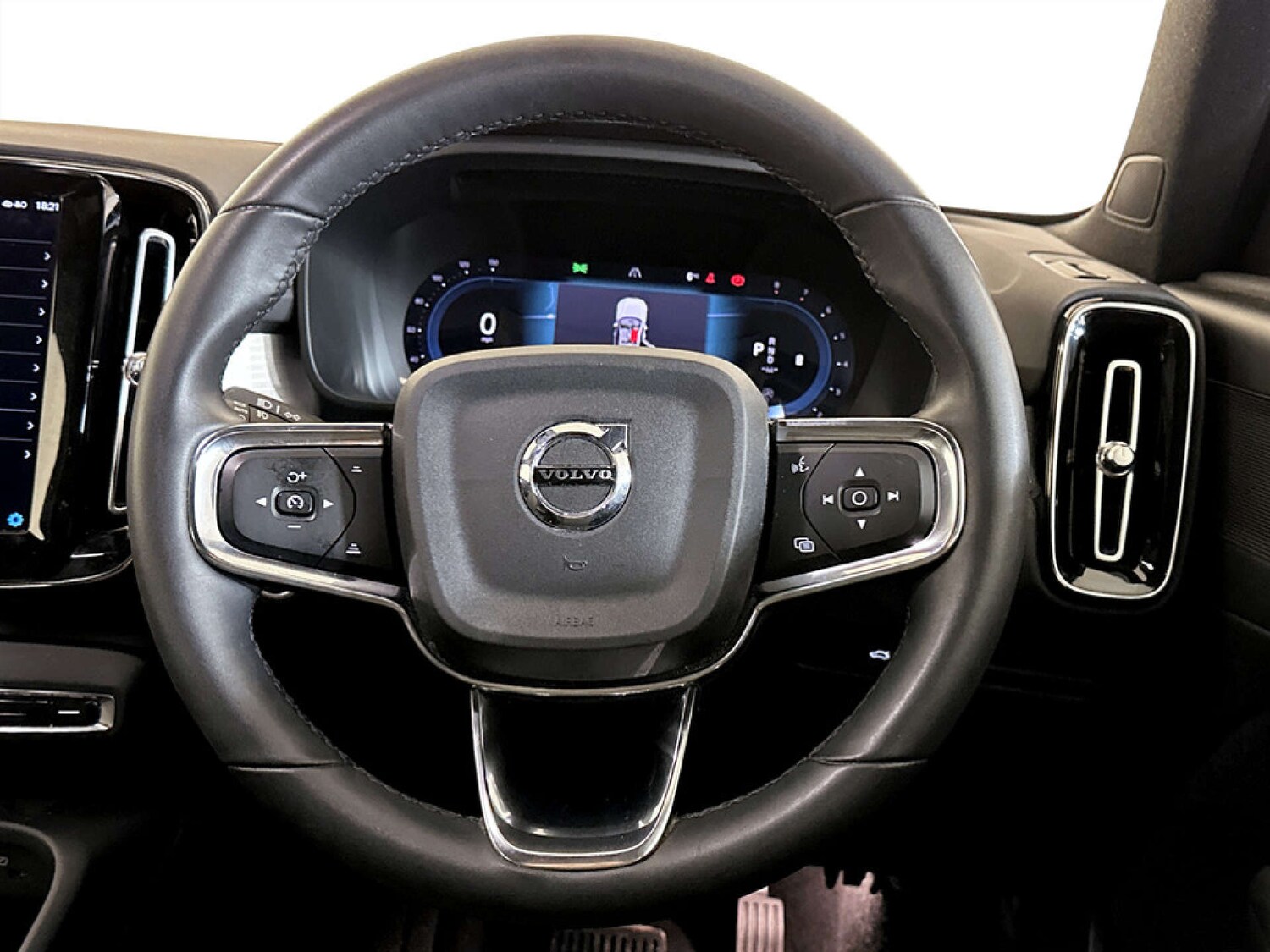 Used Volvo XC40 2022 for sale - 77502033: Photo 17