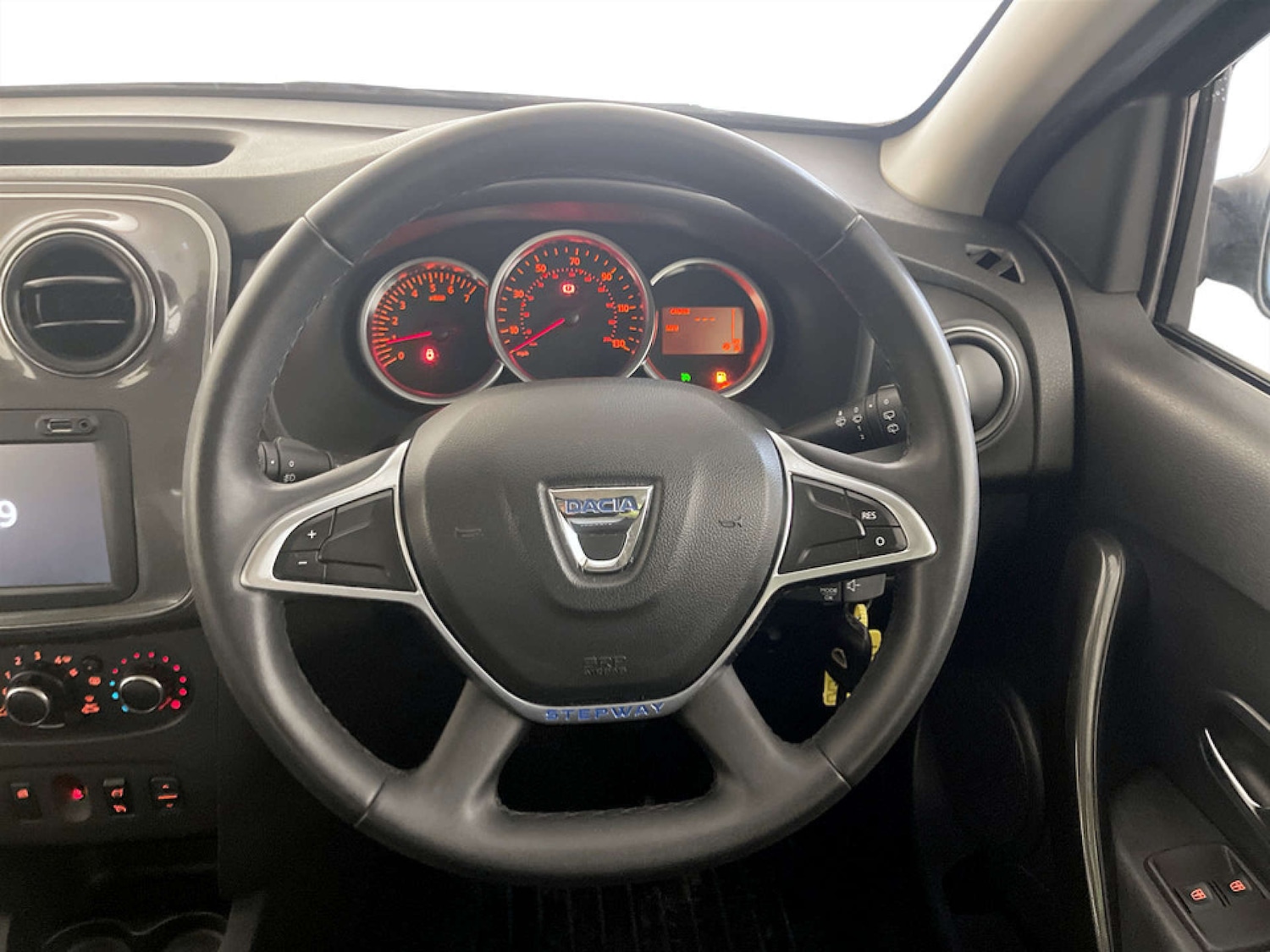 Used Dacia Sandero Stepway 2020 for sale - 77380728: Photo 16