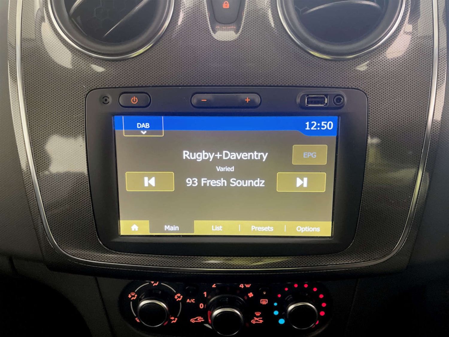 Used Dacia Sandero Stepway 2020 for sale - 77380728: Photo 23