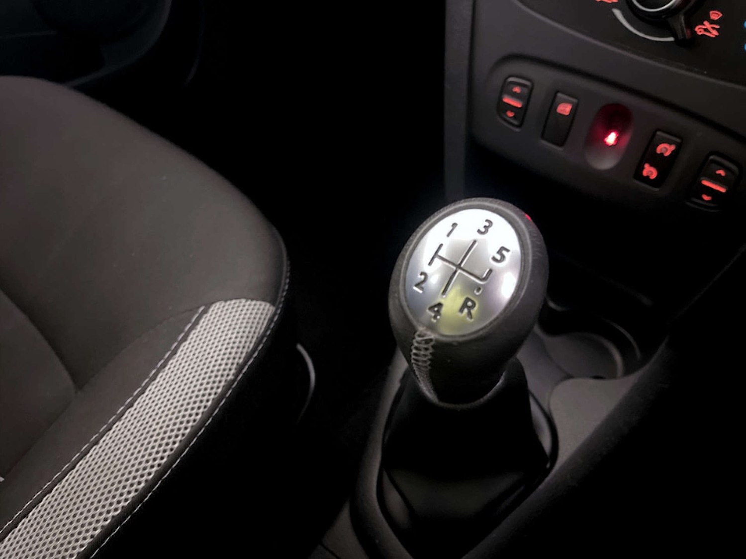 Used Dacia Sandero Stepway 2020 for sale - 77380728: Photo 25