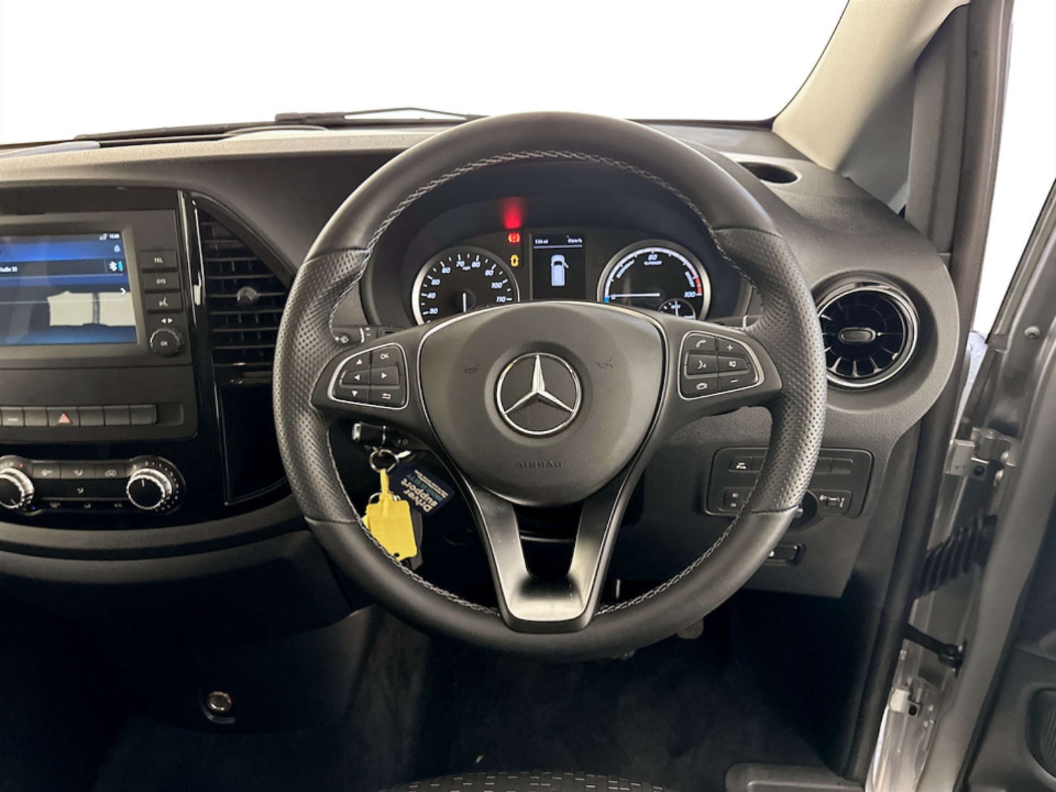 Used Mercedes-Benz Vito 2023 for sale - 77353599: Photo 17