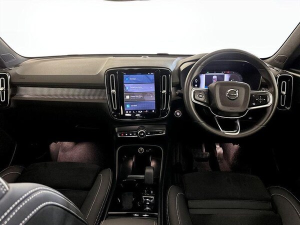 Used Volvo XC40 2023 for sale - 76202206: Photo 3