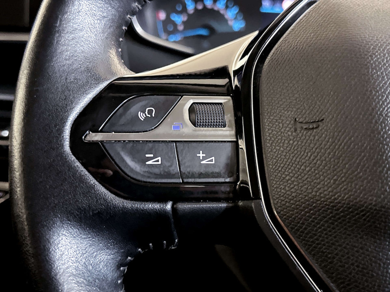 Used Peugeot 2008 2021 for sale - 77643226: Photo 18