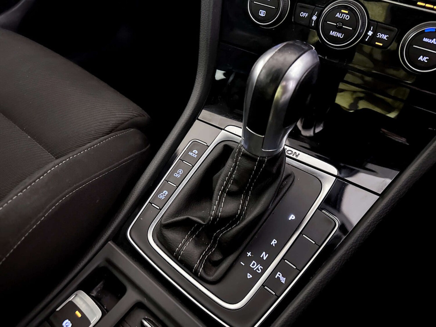 Used Volkswagen Golf 2019 for sale - 77368274: Photo 25