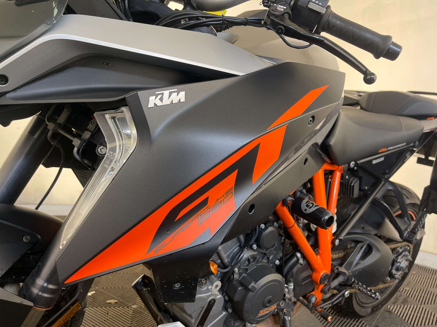 KTM 1290 Super Duke GT