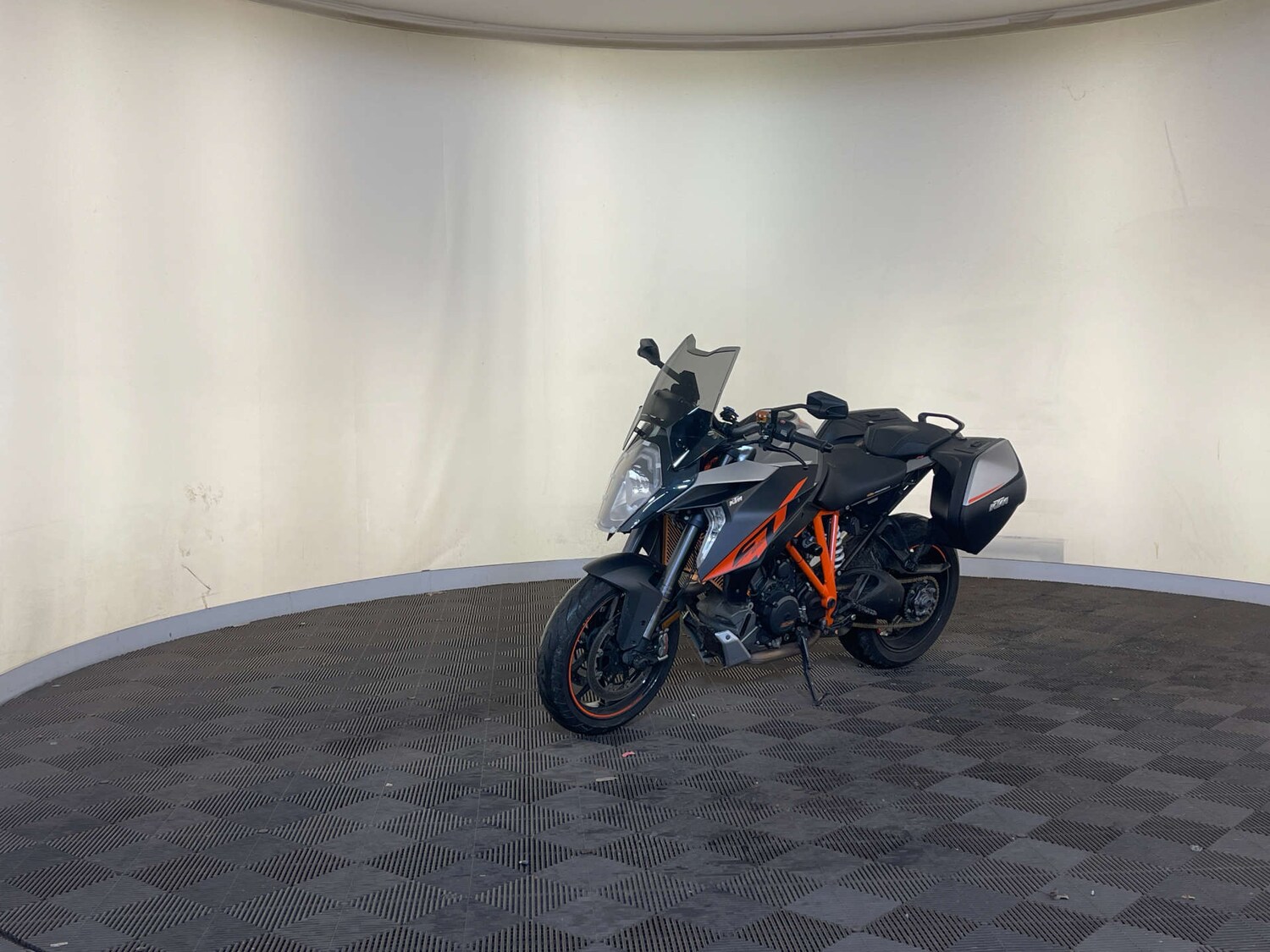 KTM 1290 Super Duke GT