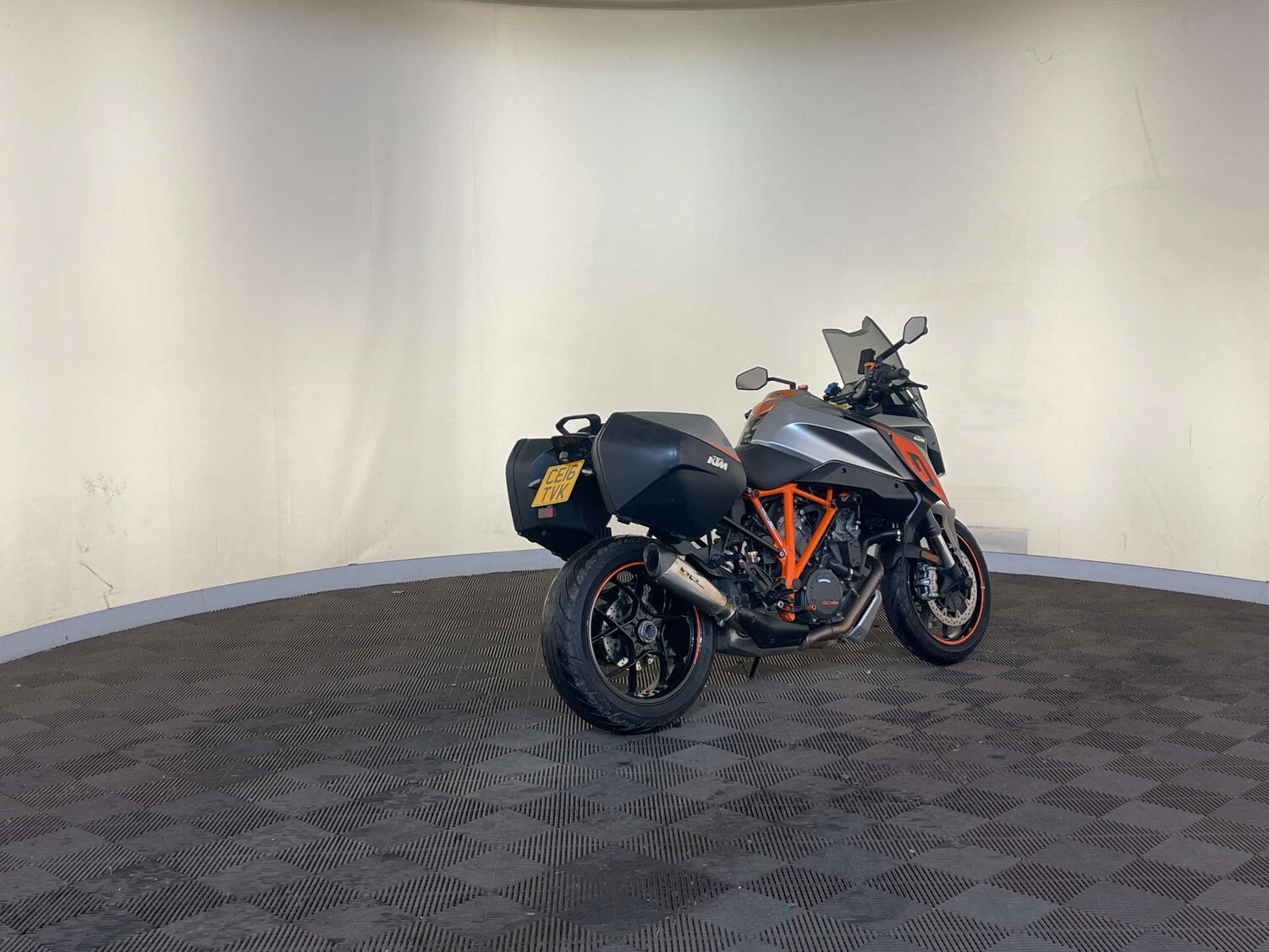 KTM 1290 Super Duke GT
