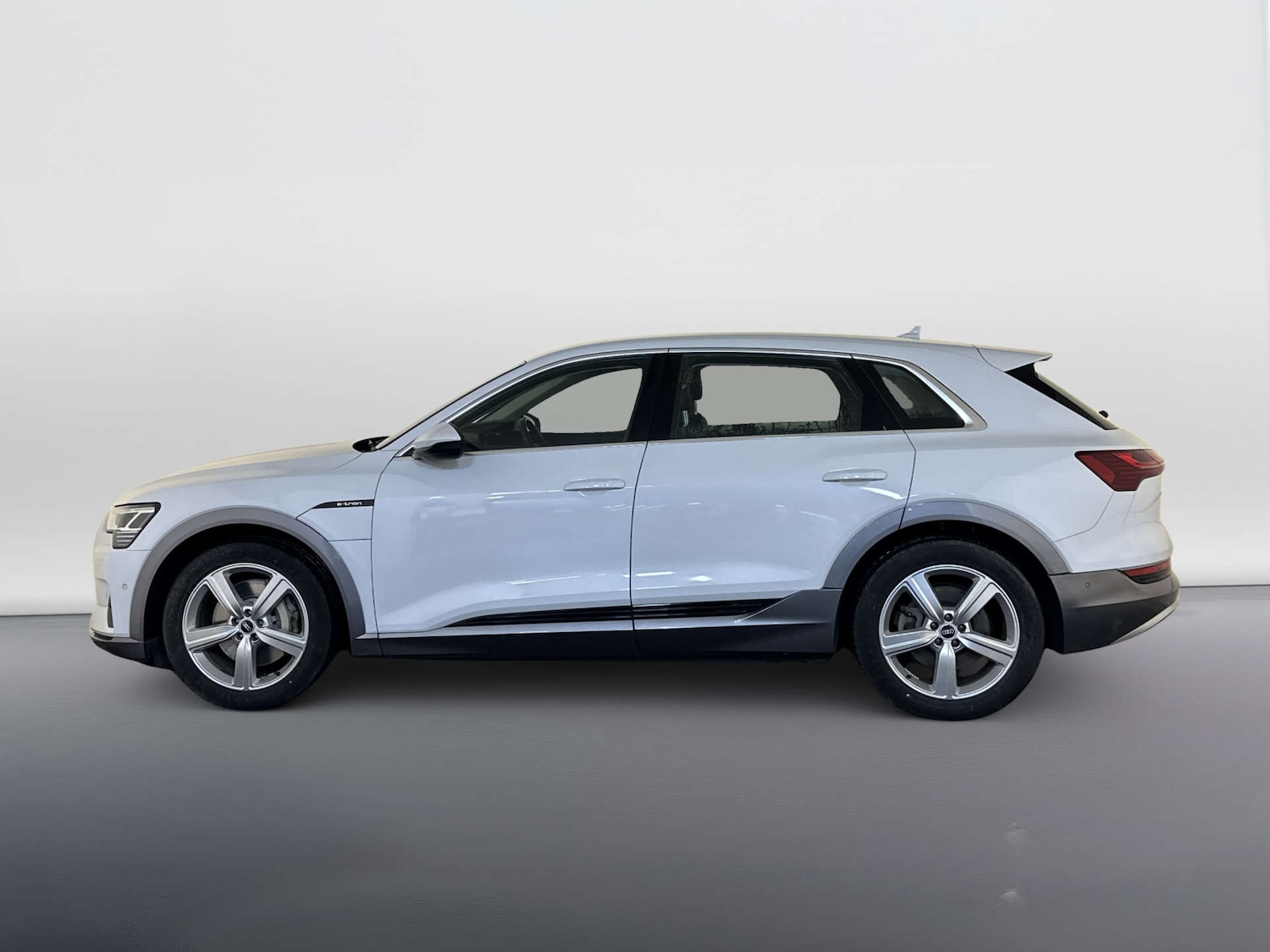 Used Audi e-tron 2021 for sale - 77877259: Photo 8