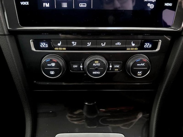 Used Volkswagen Golf 2019 for sale - 76222660: Photo 24