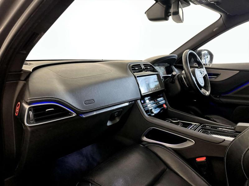 Used Jaguar F-Pace 2017 for sale - 76862345: Photo 12