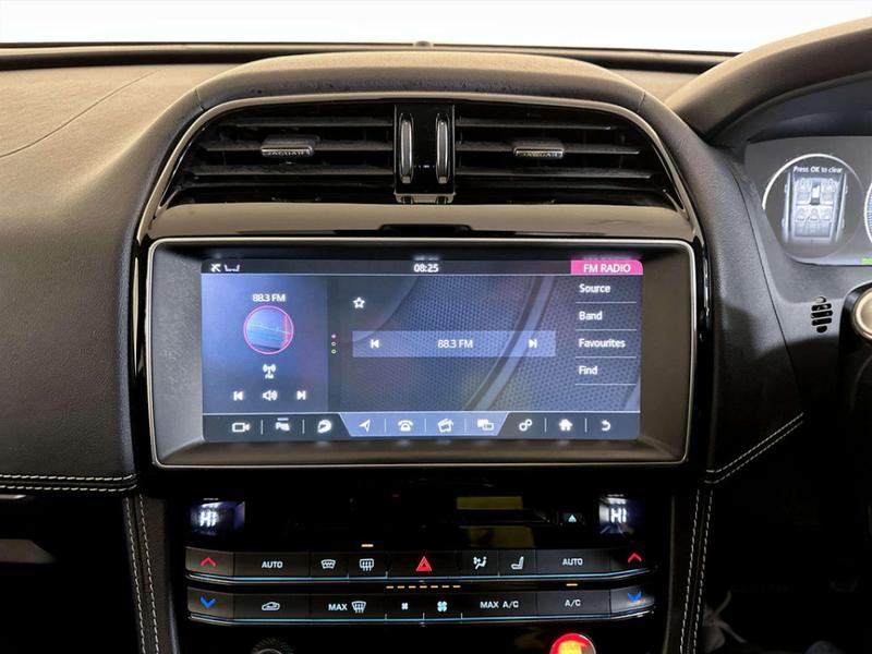 Used Jaguar F-Pace 2017 for sale - 76862345: Photo 24