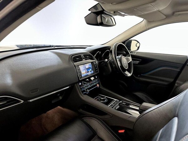 Used Jaguar F-Pace 2017 for sale - 76184393: Photo 12