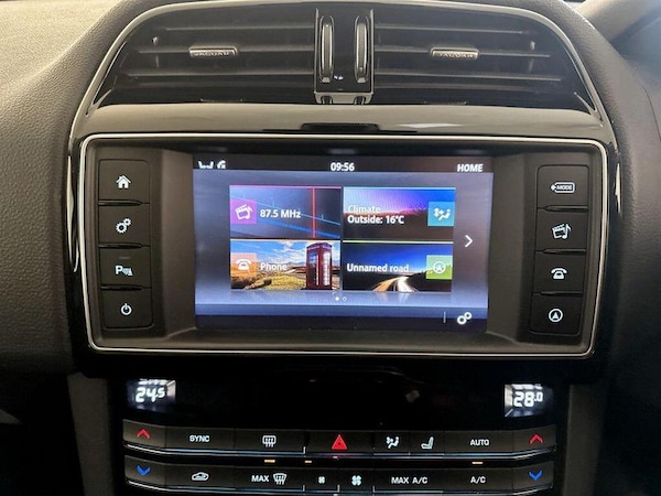 Used Jaguar F-Pace 2017 for sale - 76184393: Photo 23