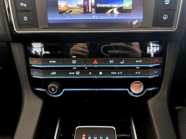 Used Jaguar F-Pace 2017 for sale - 76184393: Photo 25