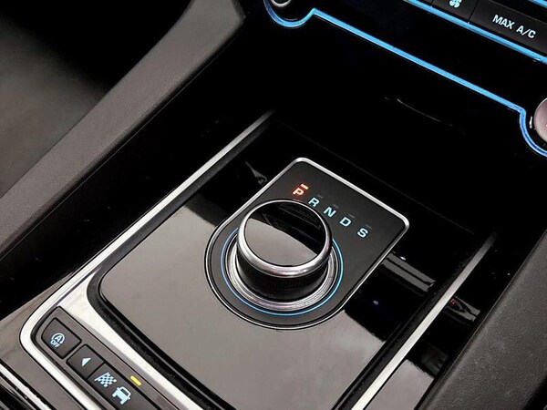 Used Jaguar F-Pace 2017 for sale - 76184393: Photo 26