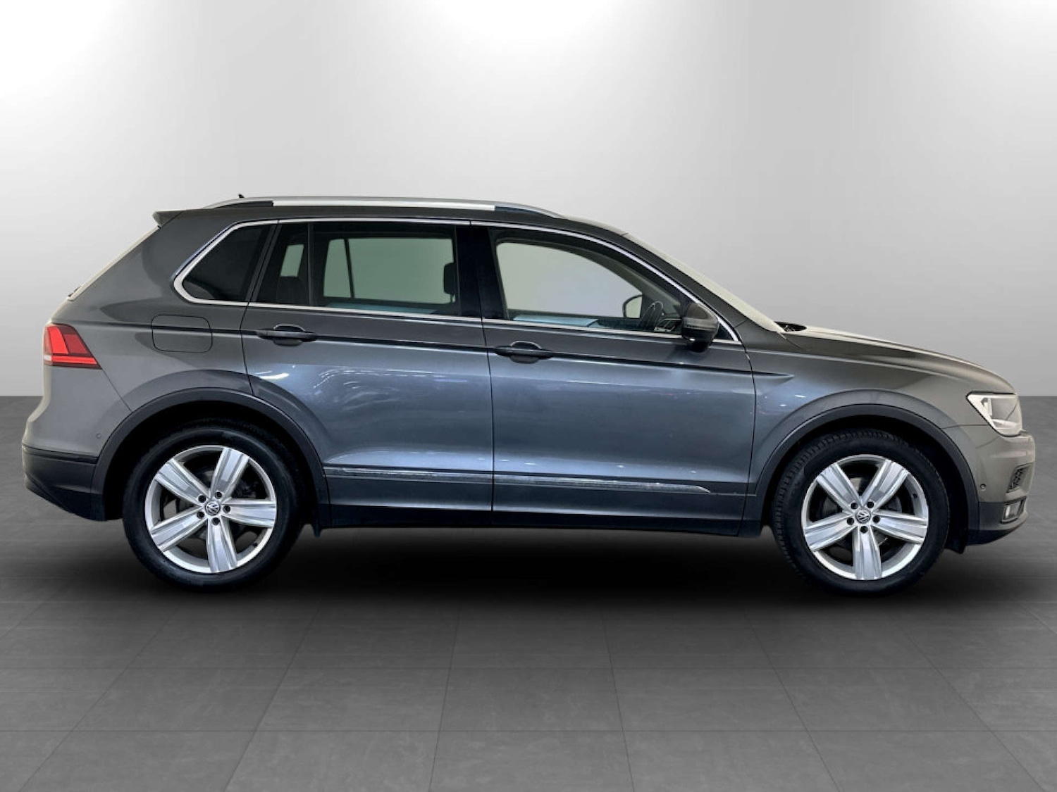 Used Volkswagen Tiguan 2019 for sale - 77185109: Photo 11
