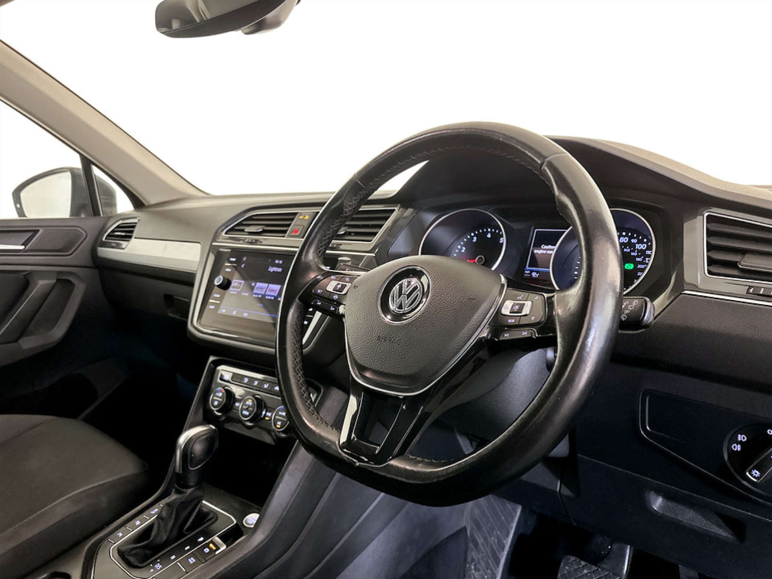 Used Volkswagen Tiguan 2019 for sale - 77185109: Photo 16