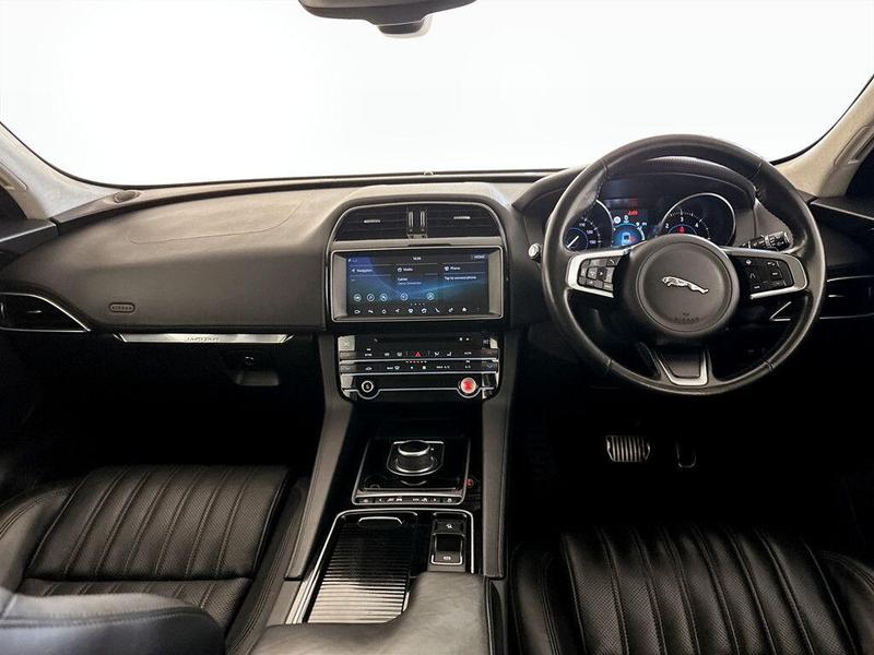Used Jaguar F-Pace 2019 for sale - 76703053: Photo 3