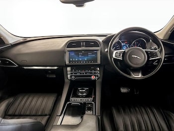 Used Jaguar F-Pace 2019 for sale - 76703053: Photo