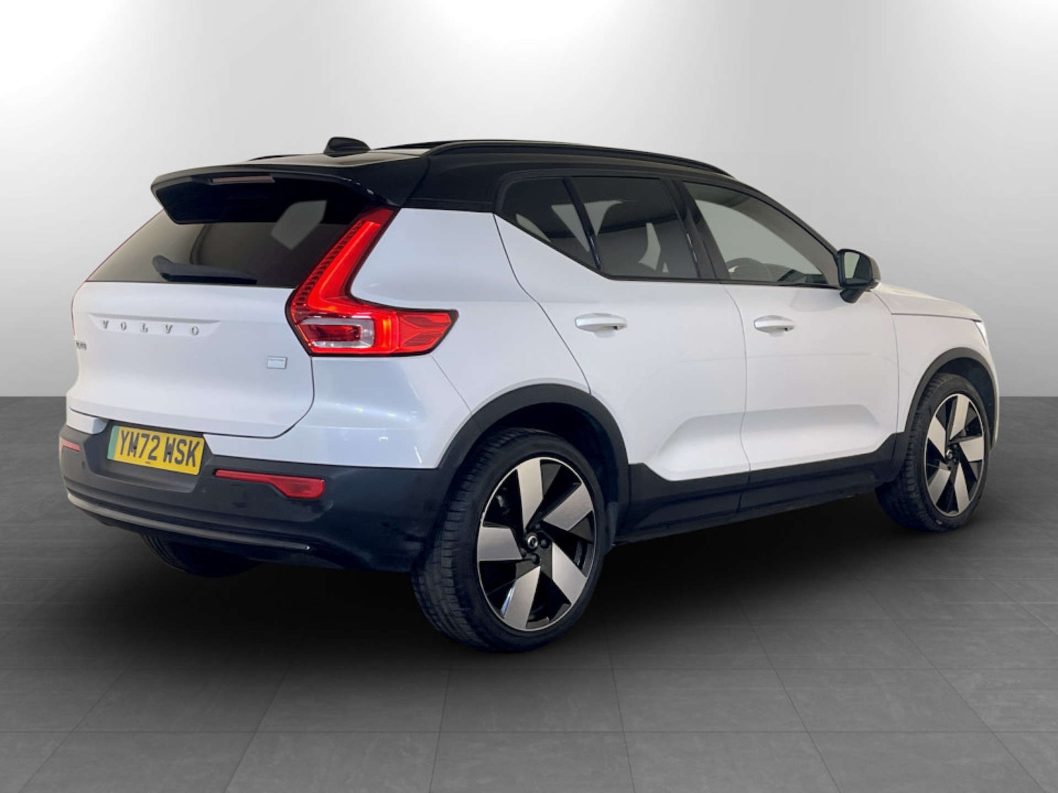 Used Volvo XC40 2023 for sale - 77681235: Photo 10