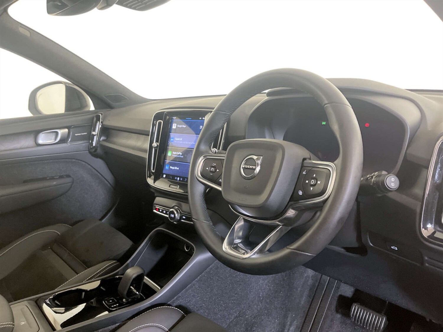 Used Volvo XC40 2023 for sale - 77681235: Photo 15