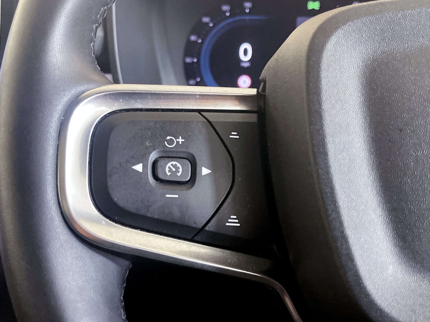 Used Volvo XC40 2023 for sale - 77681235: Photo 17