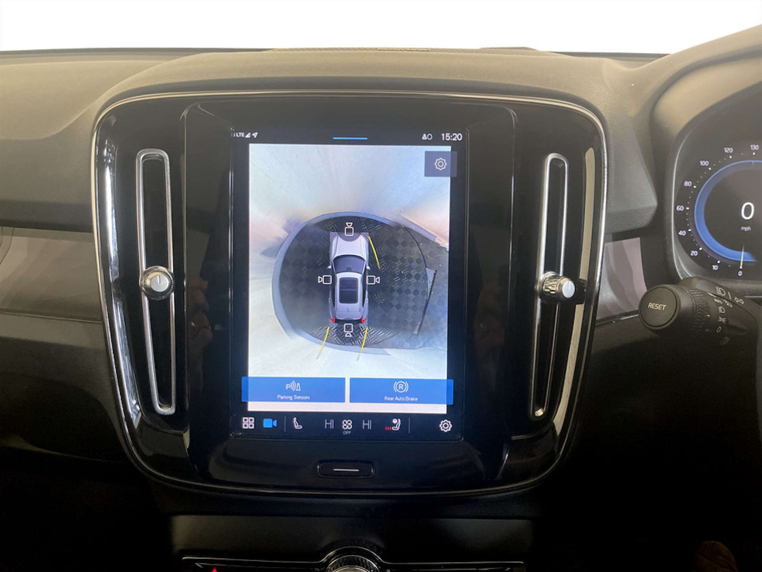 Used Volvo XC40 2023 for sale - 77681235: Photo 20