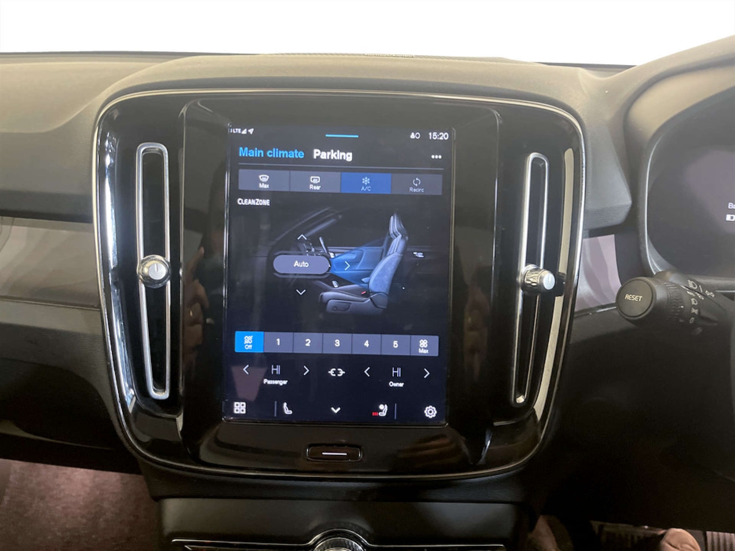 Used Volvo XC40 2023 for sale - 77681235: Photo 25